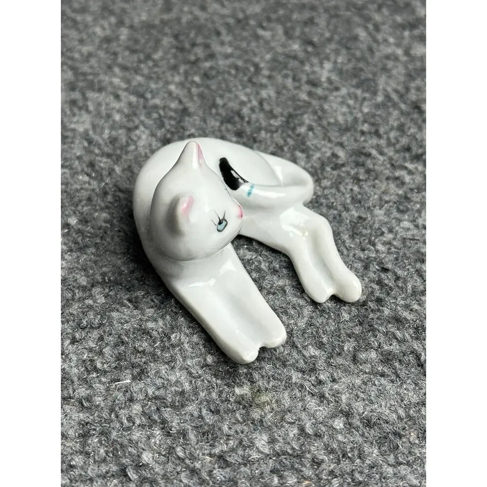 Vintage miniature white ceramic Persian Cat laying down reclined Japan 3” mini